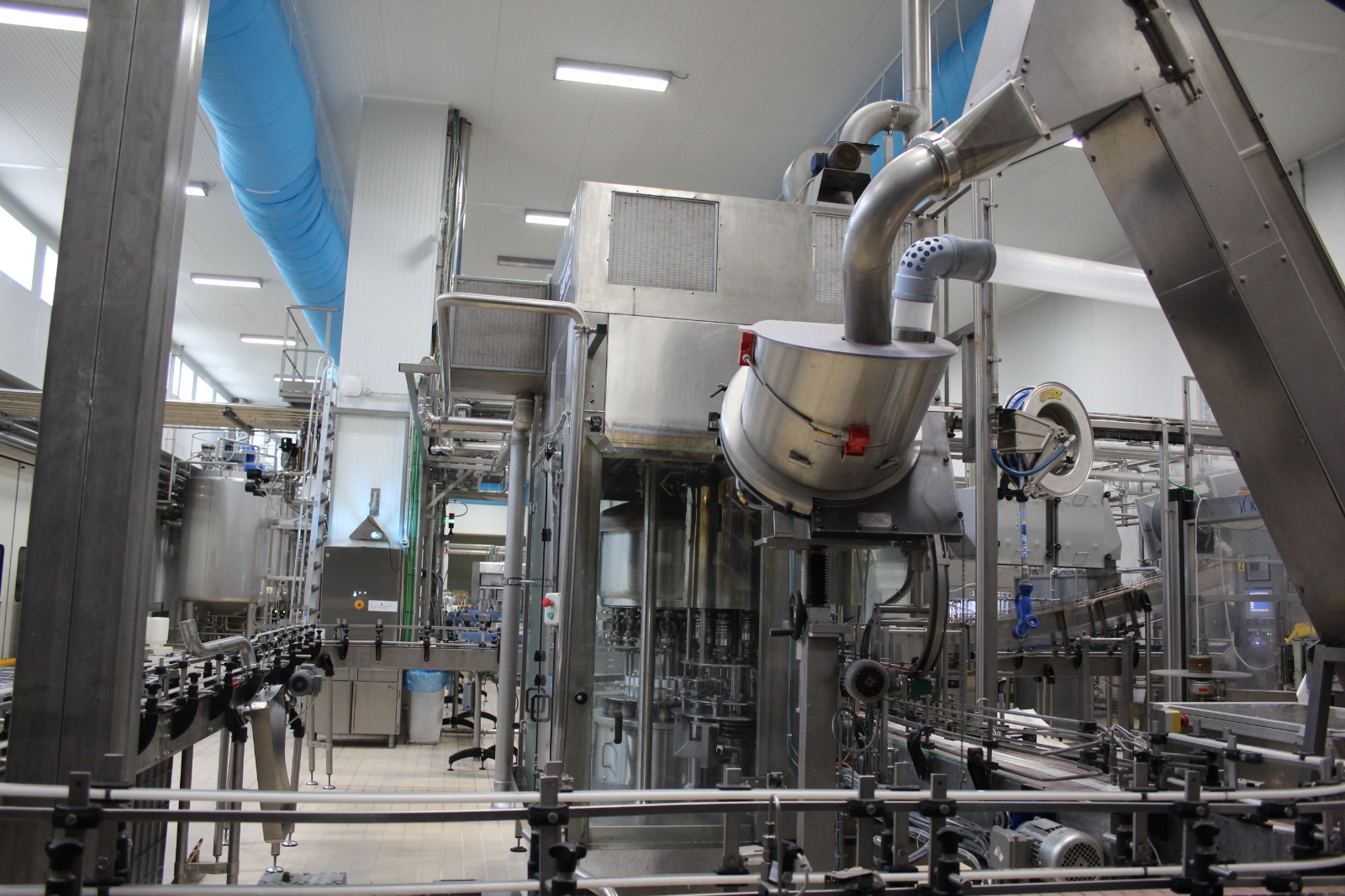 Linea di Produzione Latte Completa - 8.000 Bottiglie/Ora