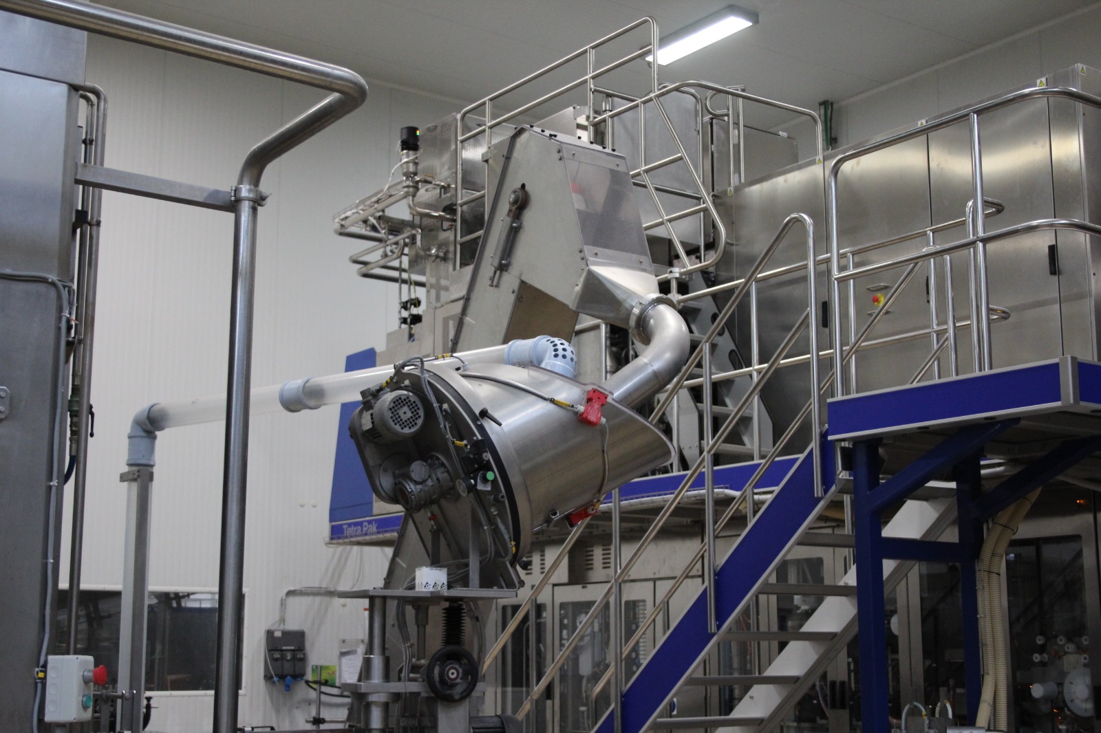 Linea di Produzione Latte Completa - 8.000 Bottiglie/Ora