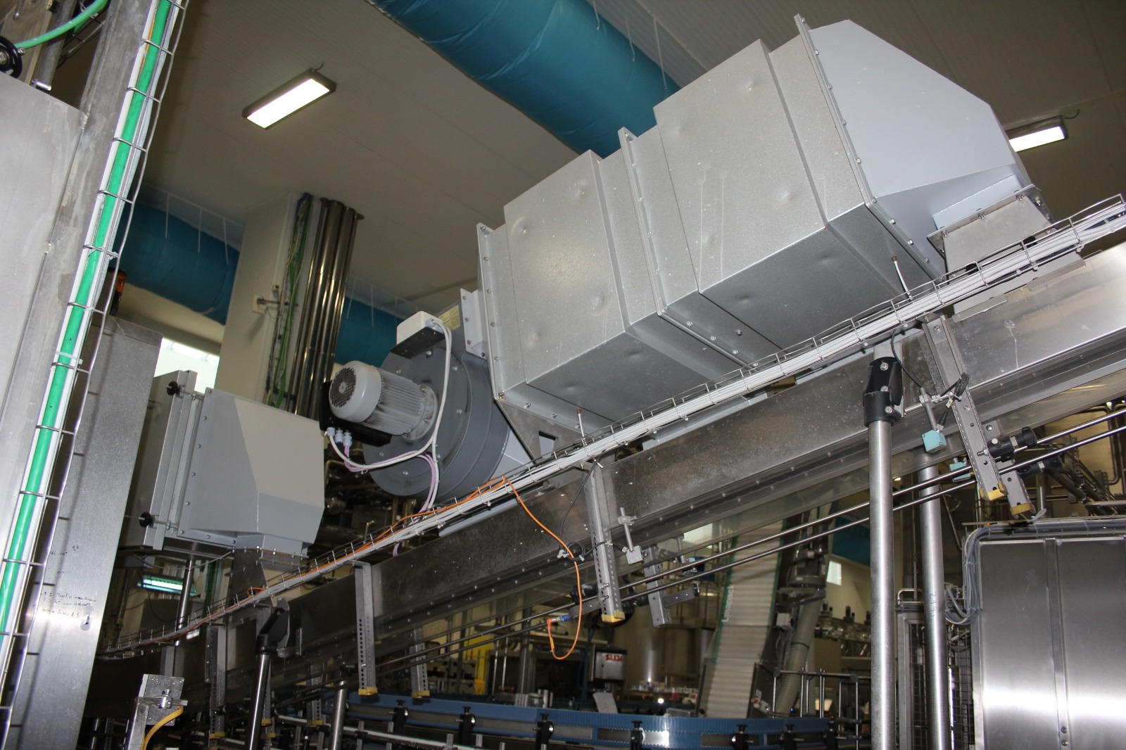 Linea di Produzione Latte Completa - 8.000 Bottiglie/Ora